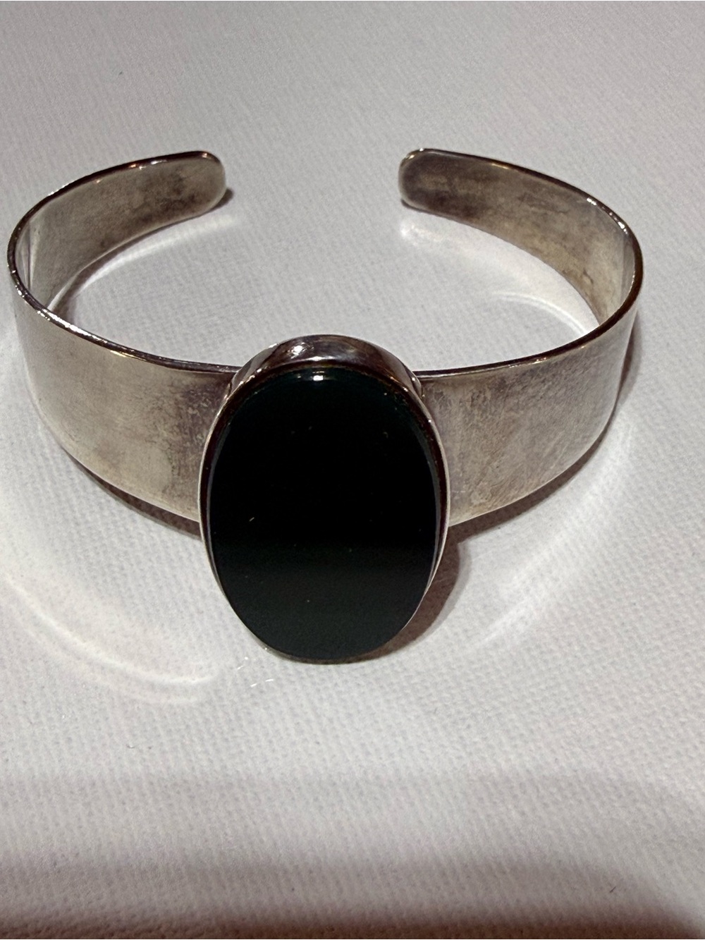 S’Paliu Silver Spanish Modernist Cuff Bracelet with Green Agate/Chrysoprase ston